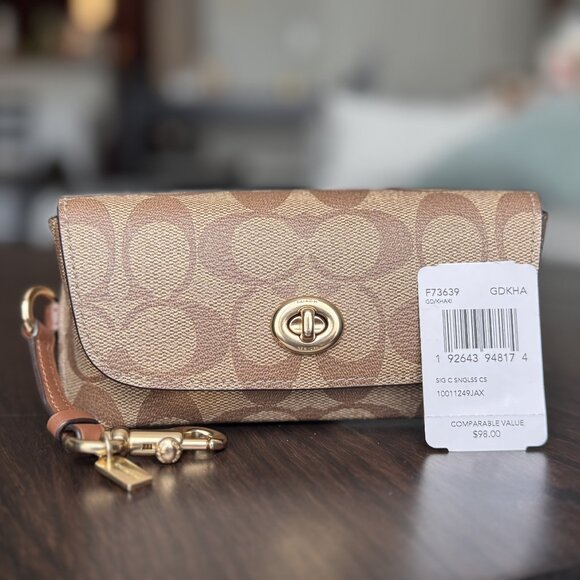 Coach - Signature Canvas Sunglass Case Twistlock - Brown Classic - Picture 2 of 4